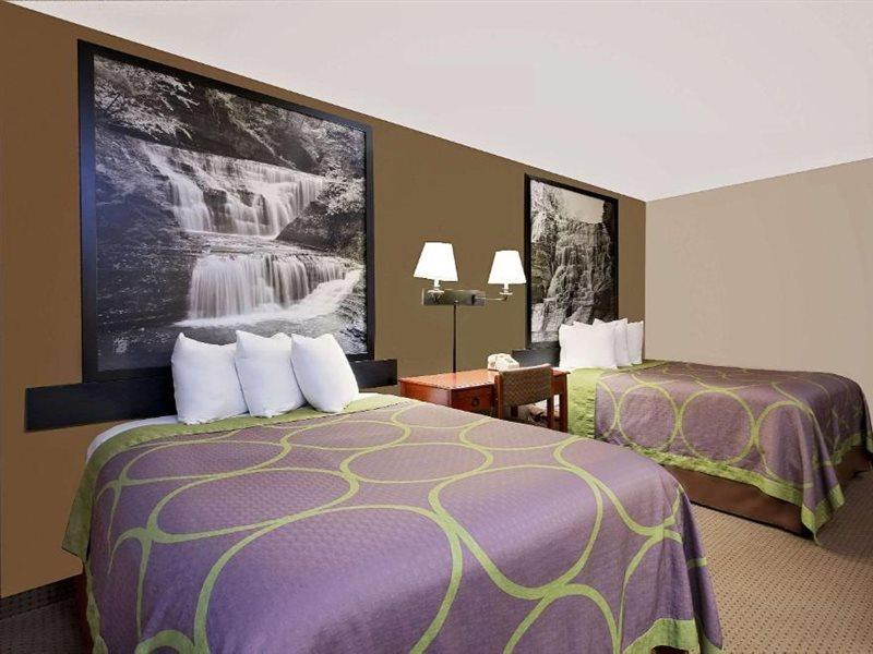 Super 8 By Wyndham Ithaca Hotel Ngoại thất bức ảnh