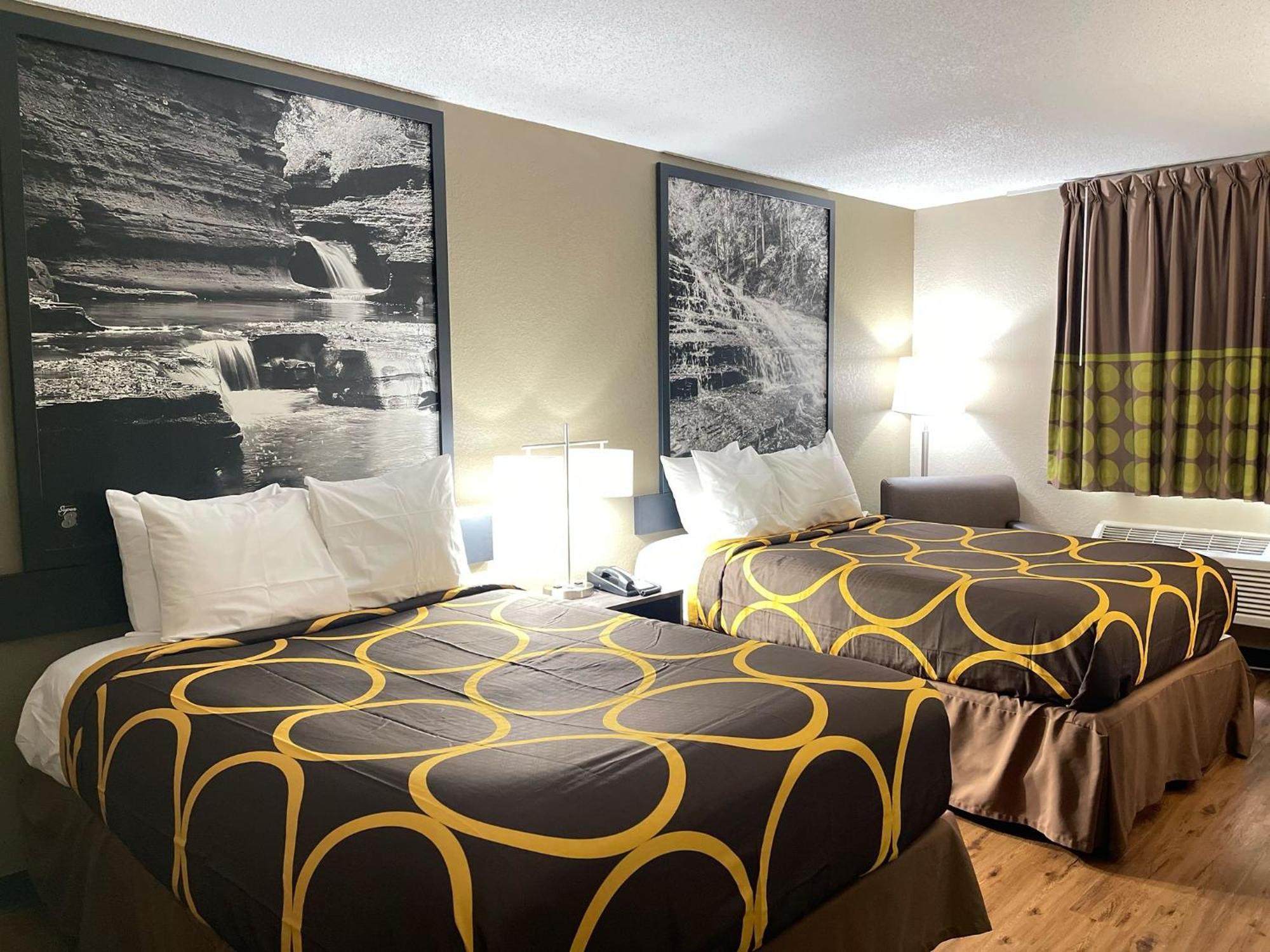 Super 8 By Wyndham Ithaca Hotel Ngoại thất bức ảnh