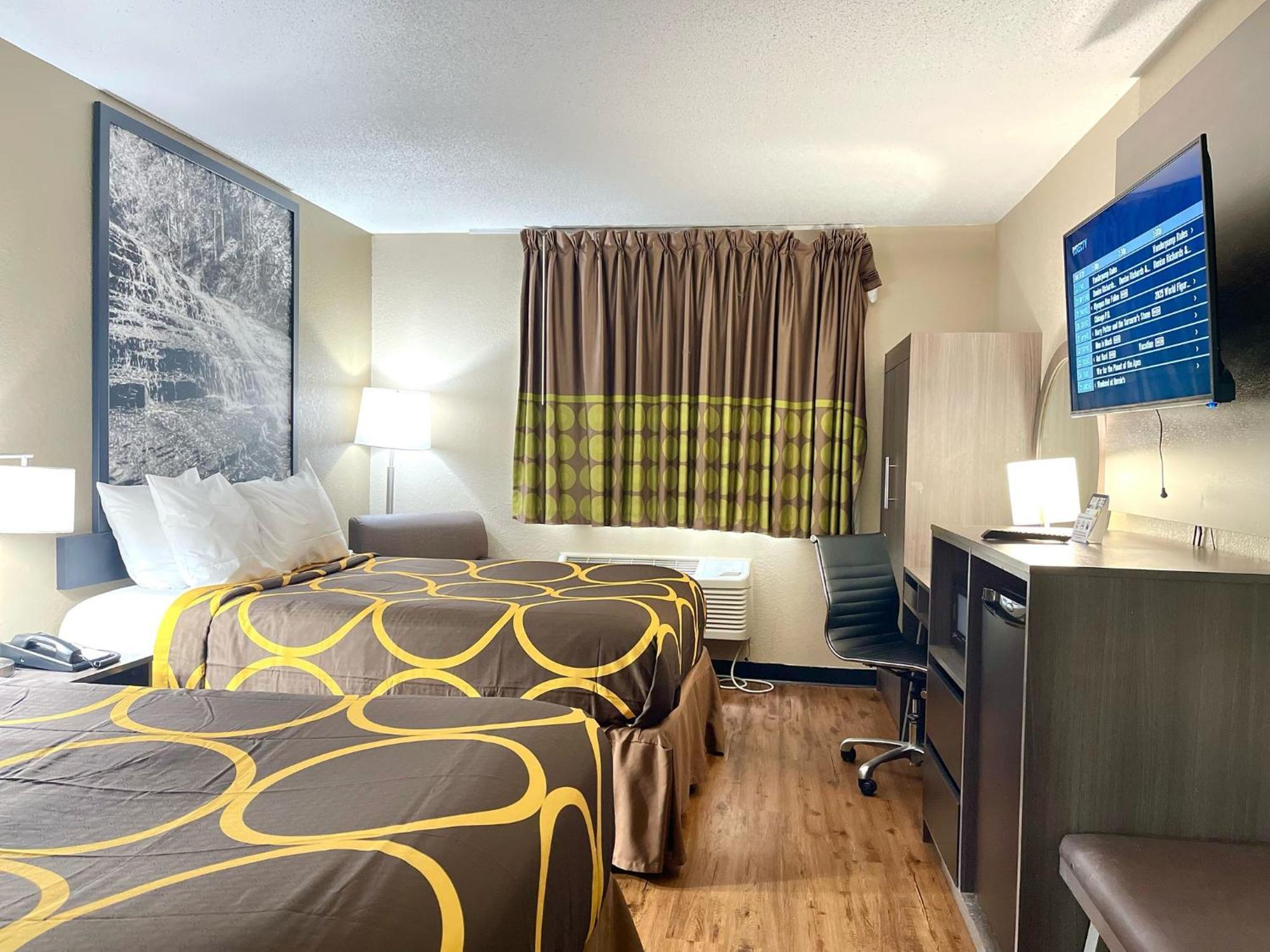 Super 8 By Wyndham Ithaca Hotel Ngoại thất bức ảnh