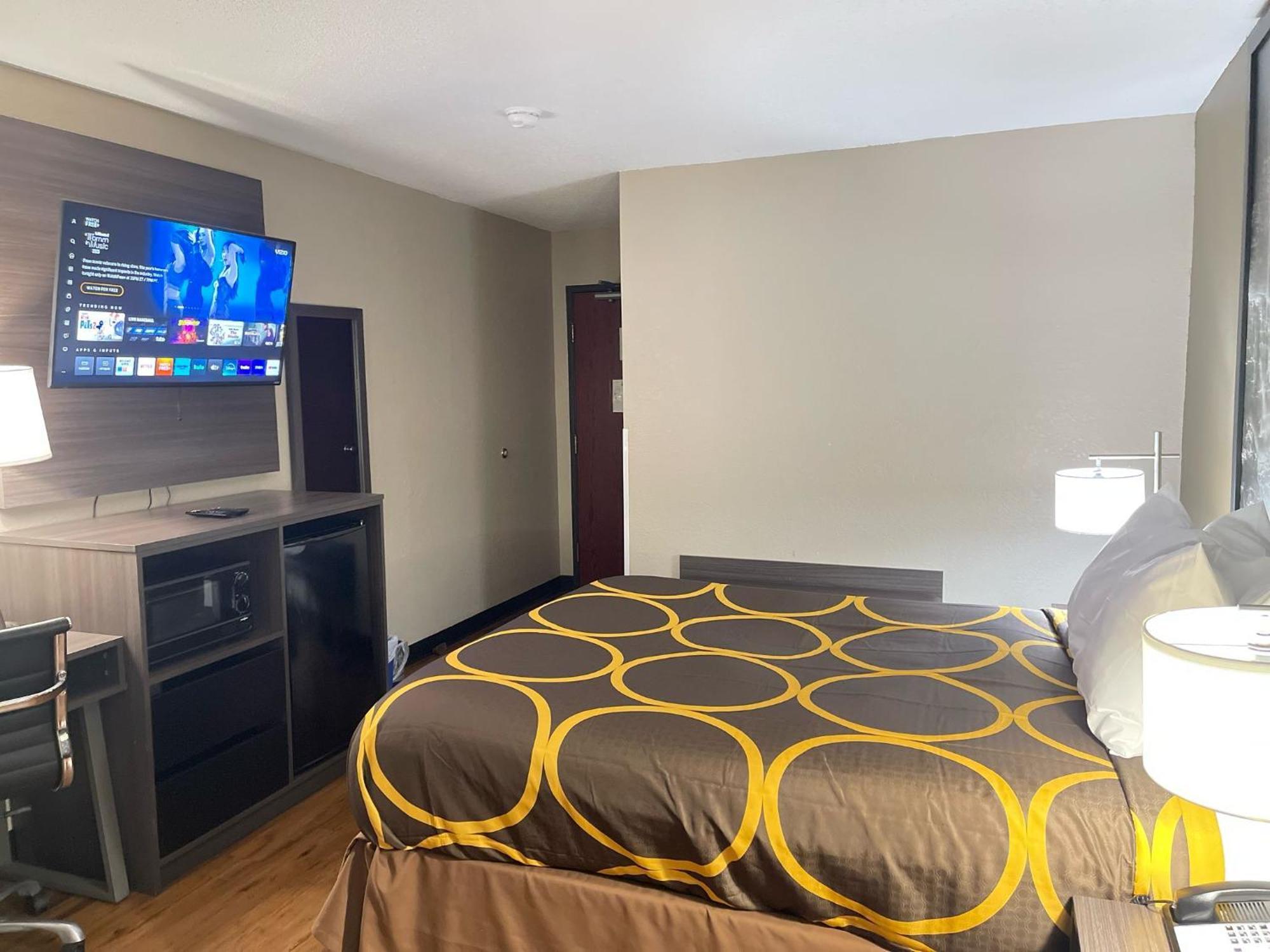Super 8 By Wyndham Ithaca Hotel Ngoại thất bức ảnh