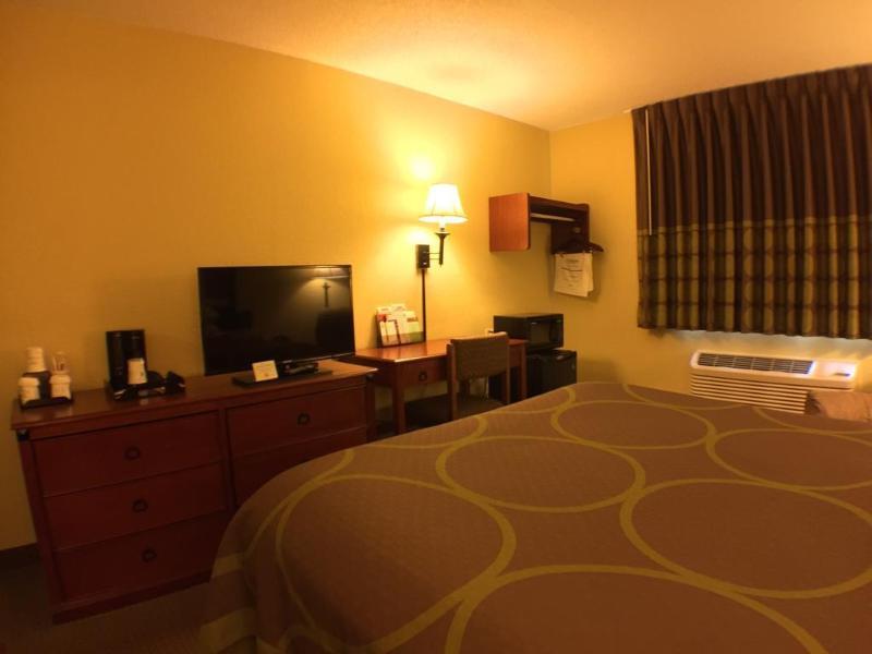 Super 8 By Wyndham Ithaca Hotel Ngoại thất bức ảnh